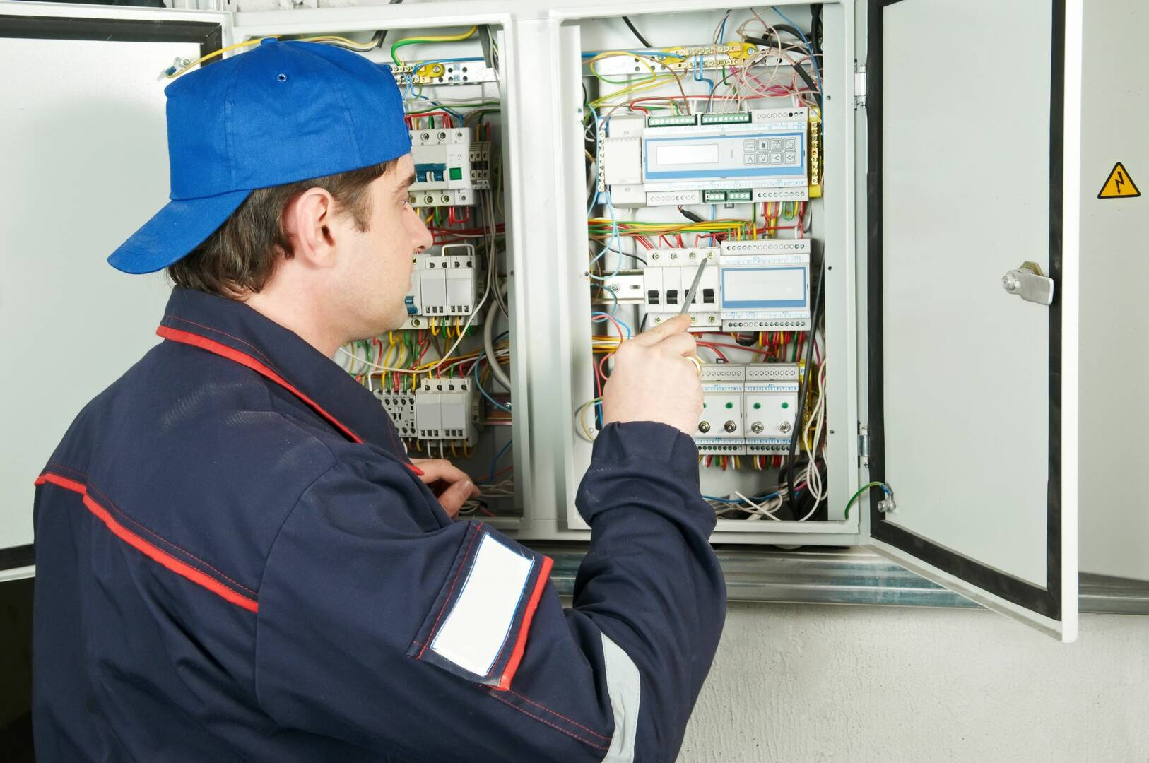 Impact Air & Electrical logo