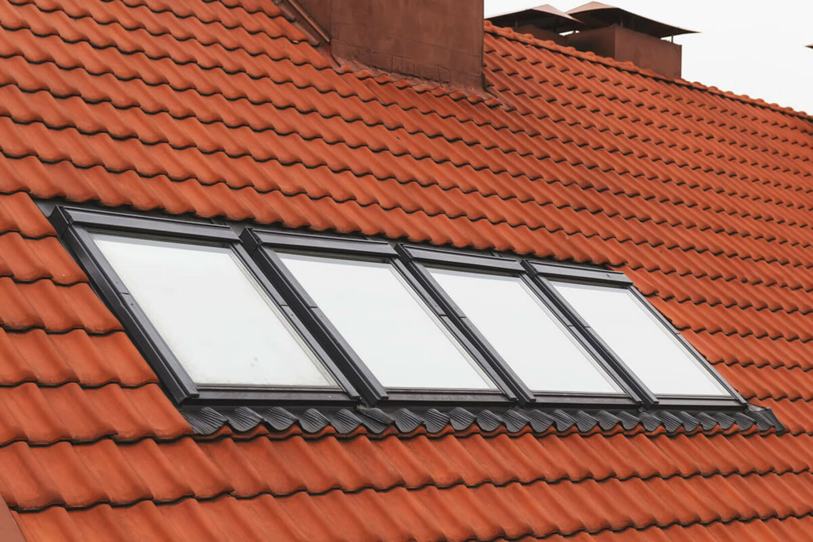 Diversified Roofing logo
